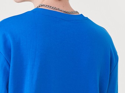 목 늘어남이 적은 넥라인